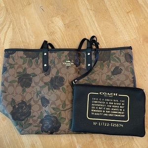 Coach Reversible City Tote in Camo Signature Floral coated canvas